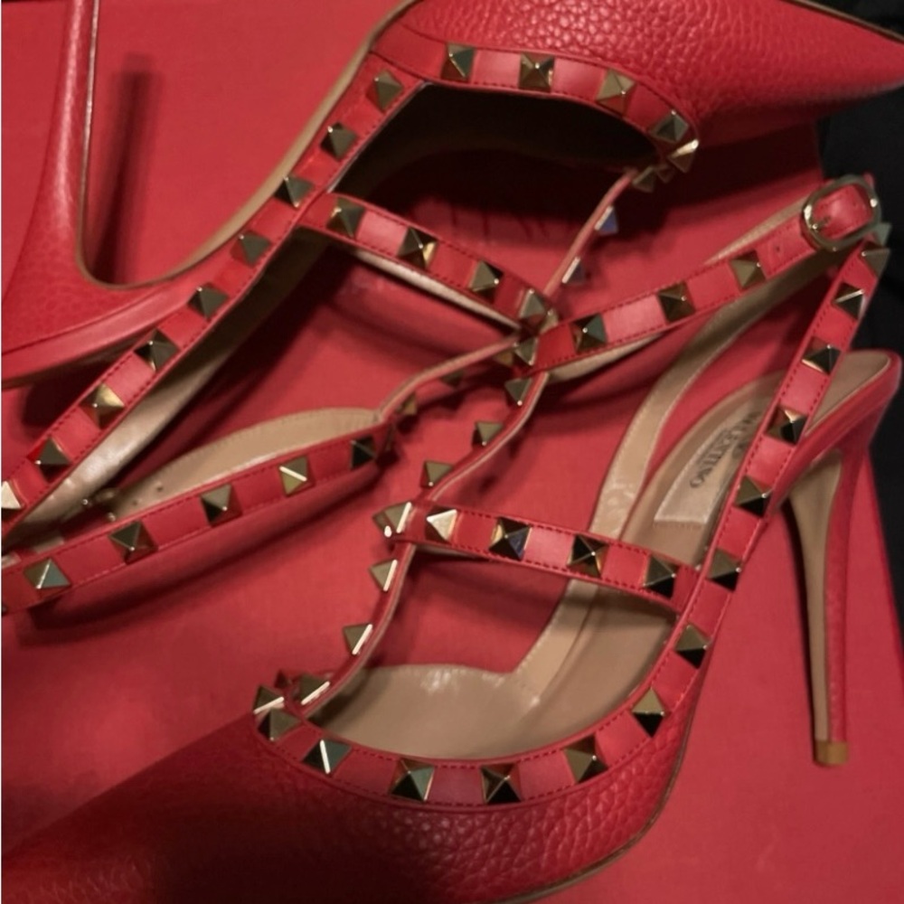 VALENTINO // ROCKSTUD//  ROCK PINK - Picture 9 of 9